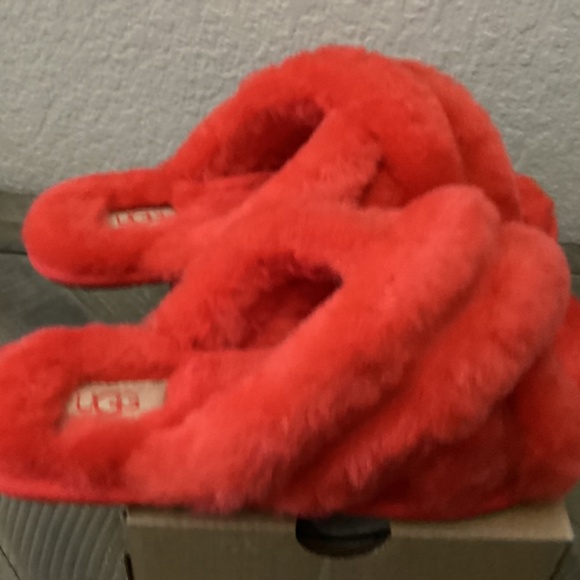 UGG® Scuffita Fluffy Slip-On Sandals - Picture 9 of 9